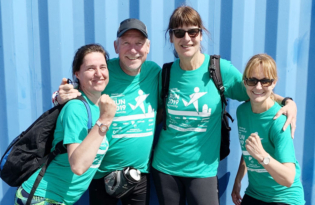 Das Team der Schule Uferstraße nach dem Lauf