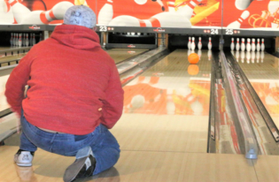 Beim inklusiven Bowling